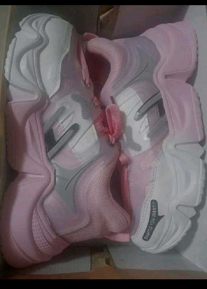PINK WOMEN SHOES.  SALE PRICE 450rs.