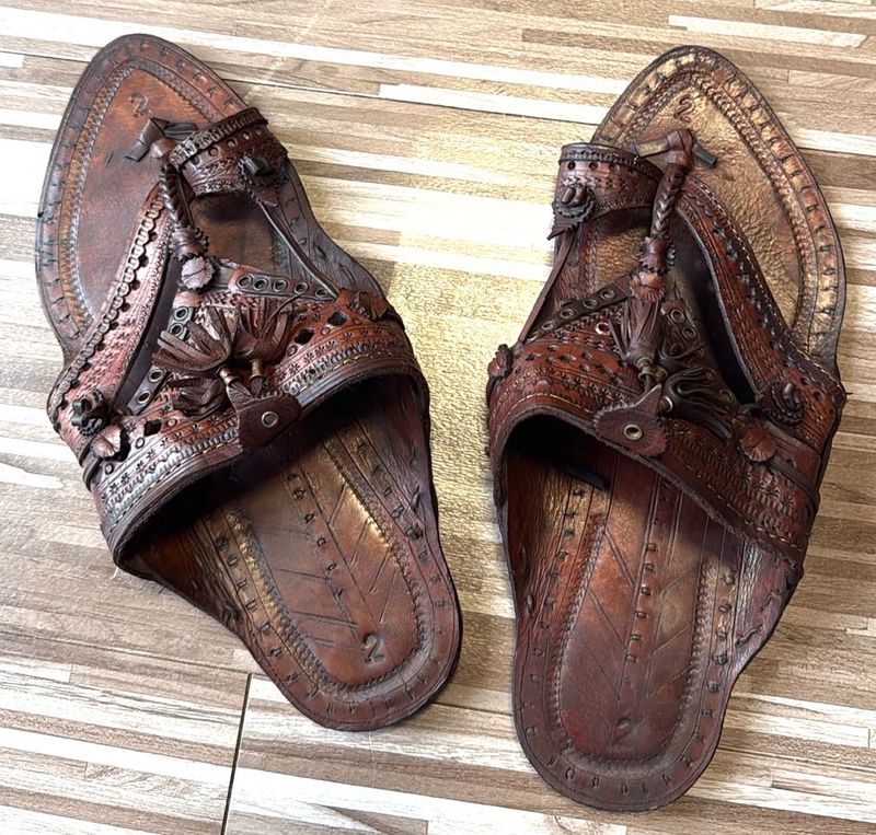 Leather Kolhapuri Chappals
