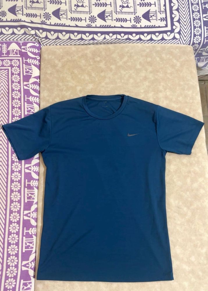 Nike Tee