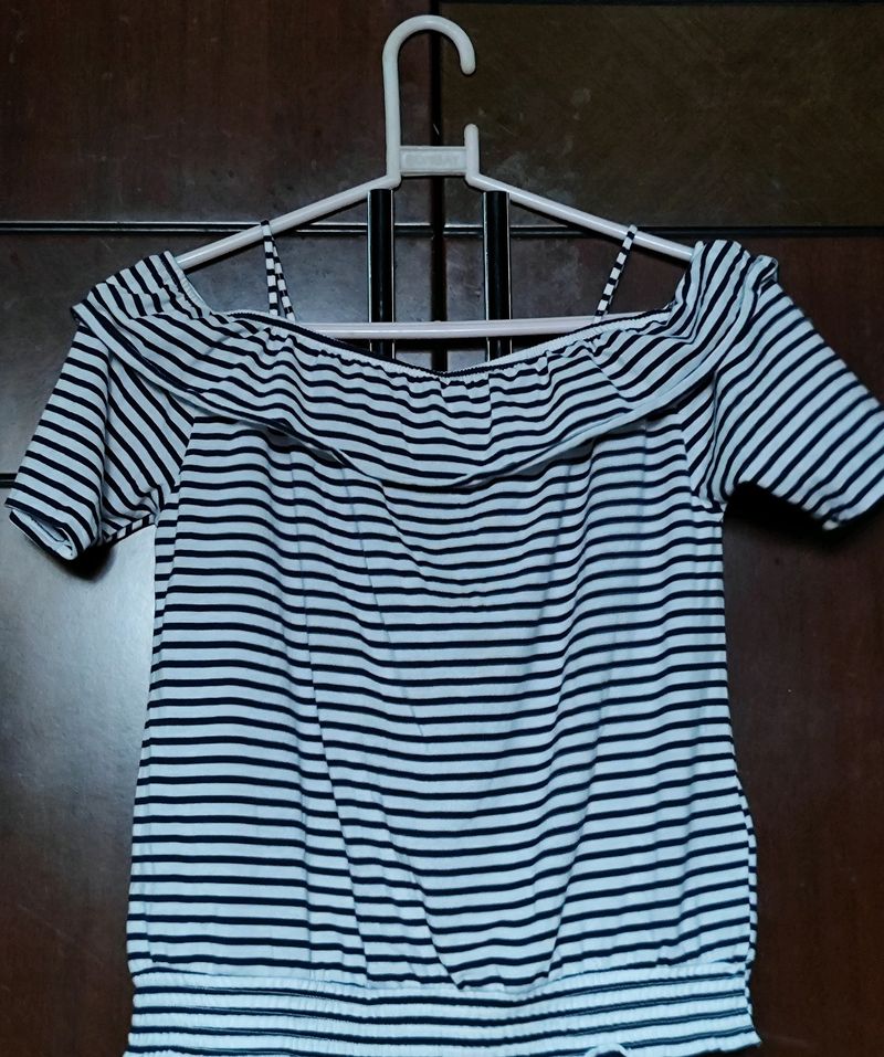 H&amp;M Crop Top