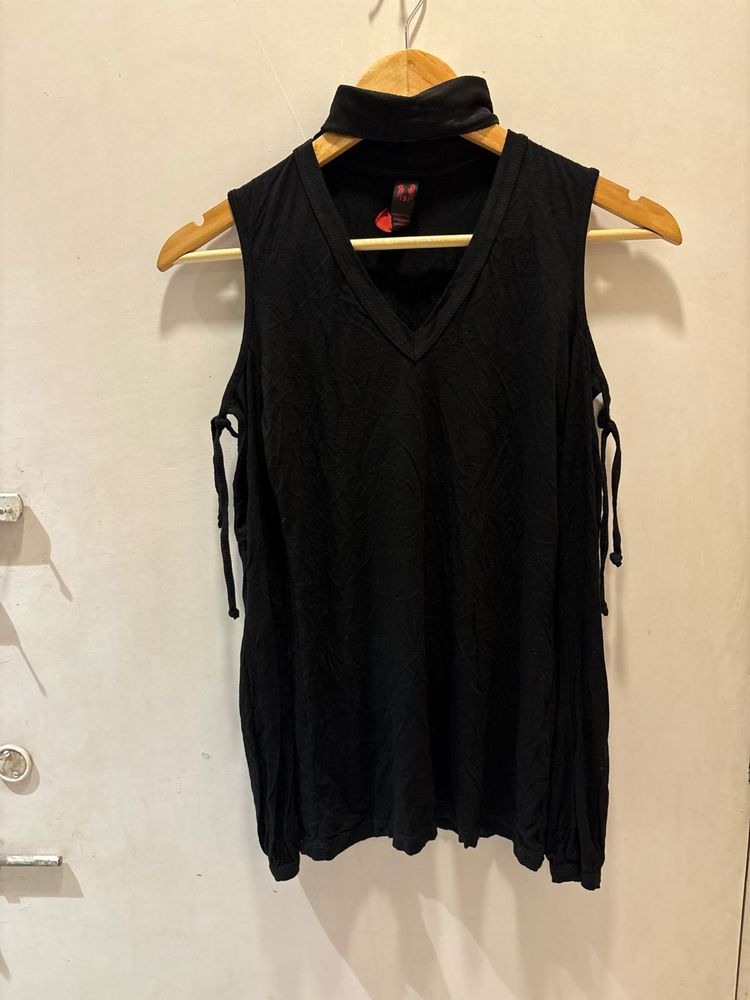 Chic Black Cutout Top