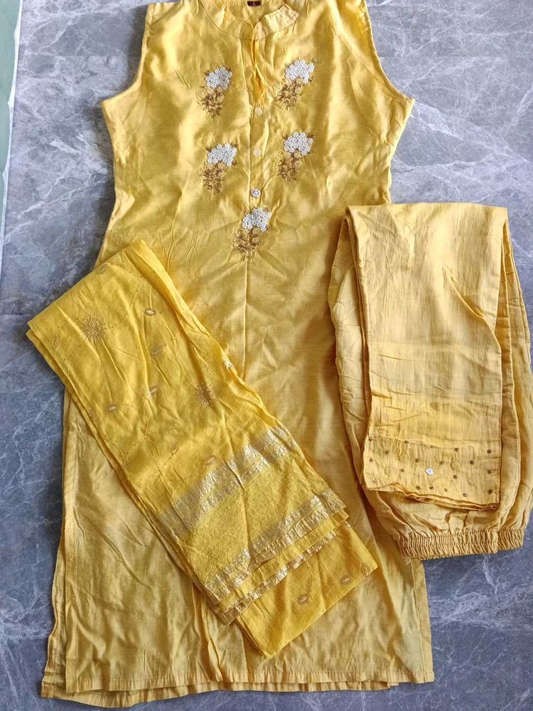 Elegant Yellow Kurta Set