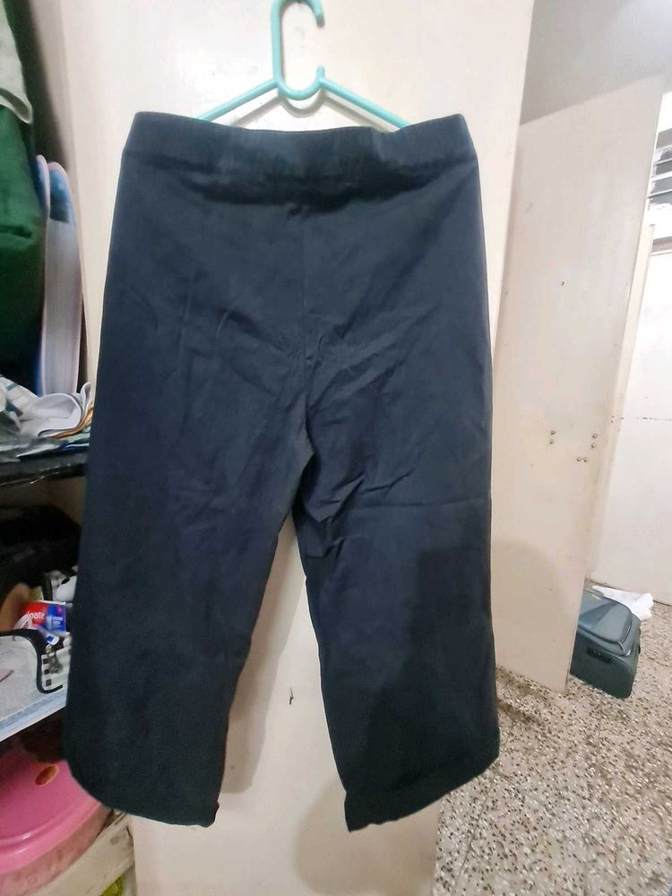 Capri Pants - Comfortable &amp; Versatile