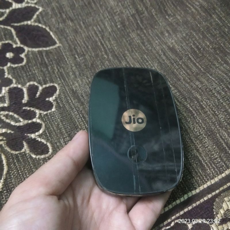 JIOFI M2S wireless data card ( BLACK )