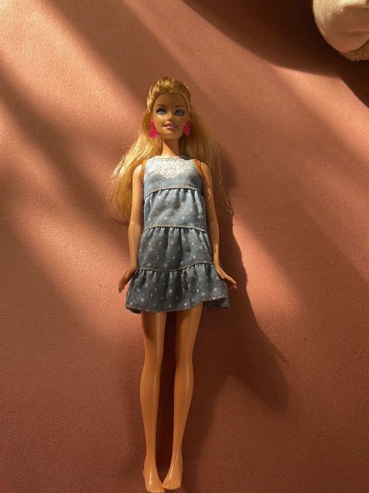 FLAT FEET BARBIE DOLL