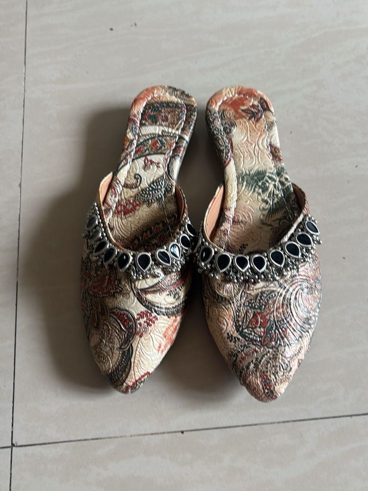 Elegant Paisley Print Mules