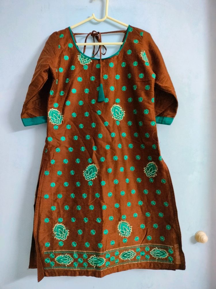 Brown Embroidery Kurtha Set