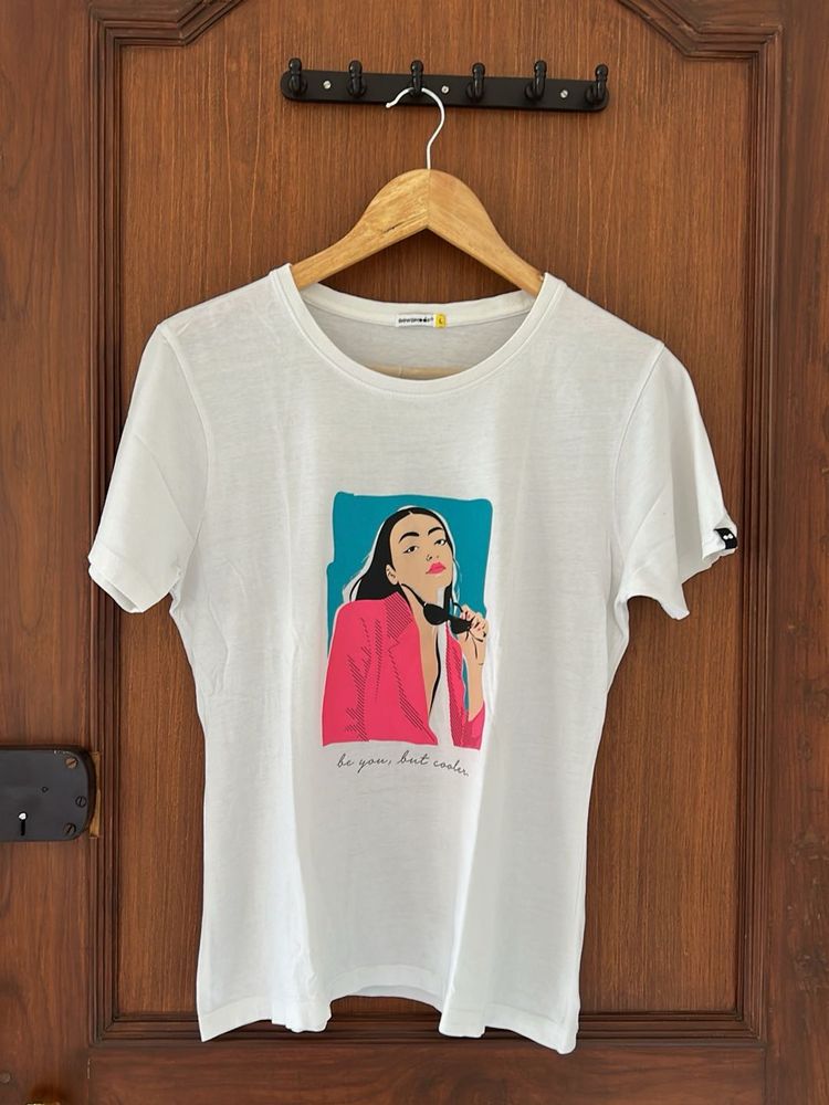 Stylish Graphic Print Tee