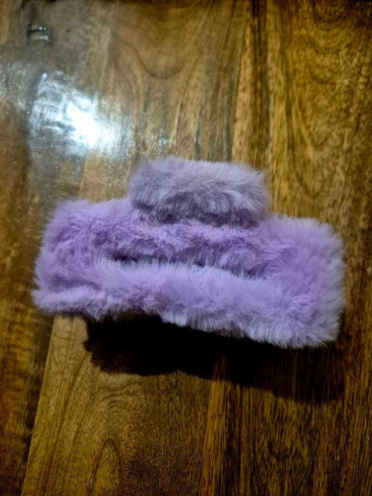 Fuzzy Purple Claw Clip (1  piece)