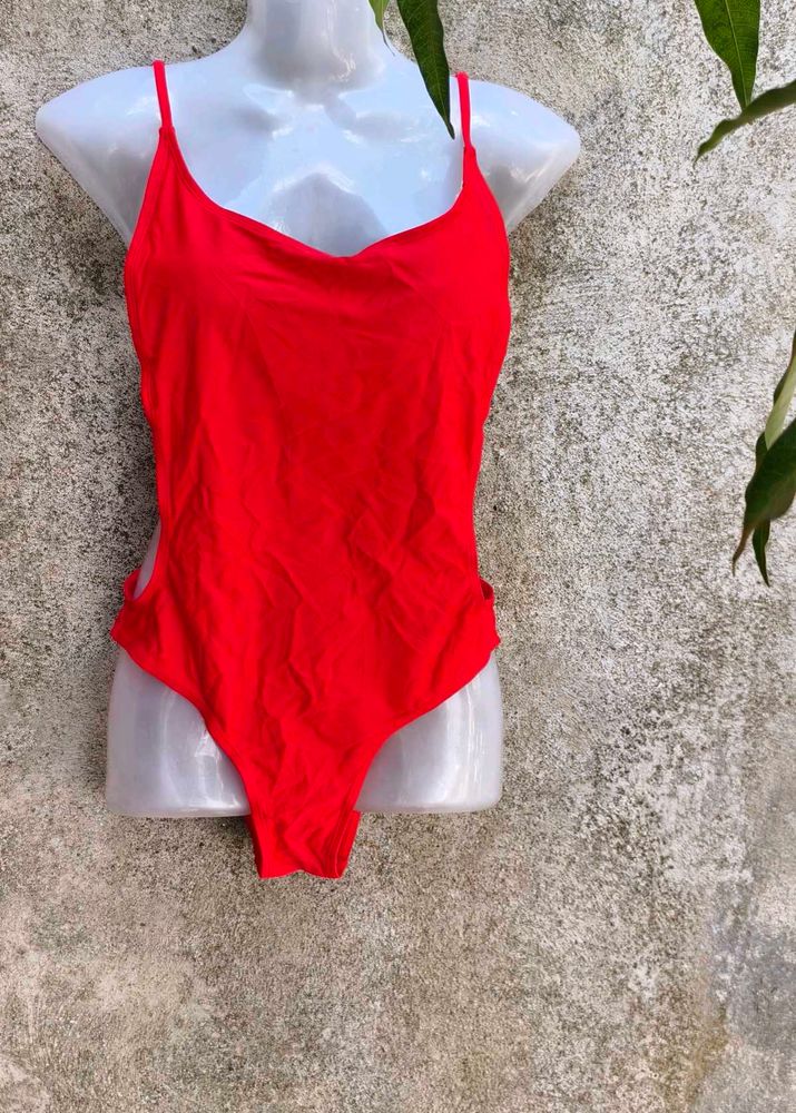 1.16.2 SEXY RED BACKLESS BODYSUIT