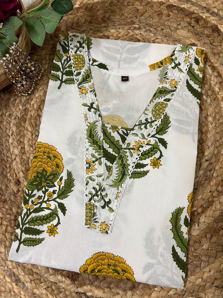 Floral Print V-Neck Kurta