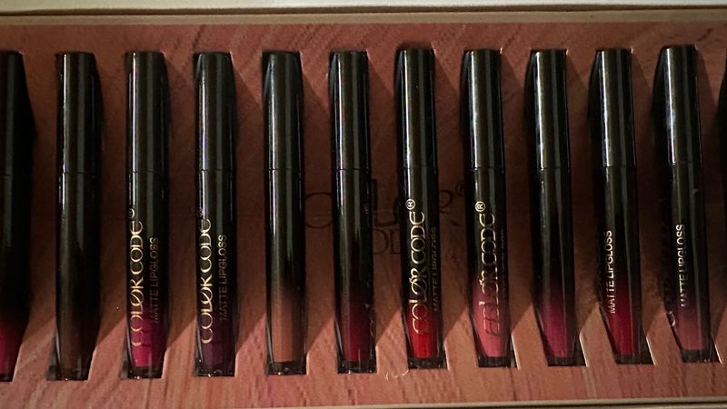 8 Lipsticks