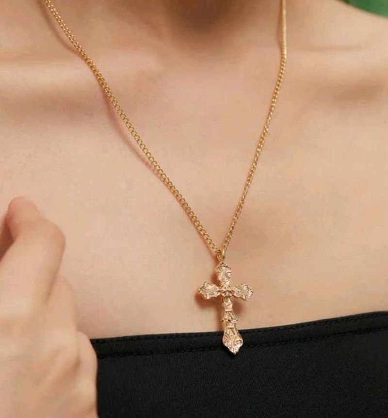 Geometric Artificial Jewellery — Pendant Necklace