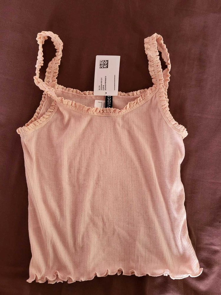 H&amp;M Lace Trimmed Crop Top/ SIZE-M