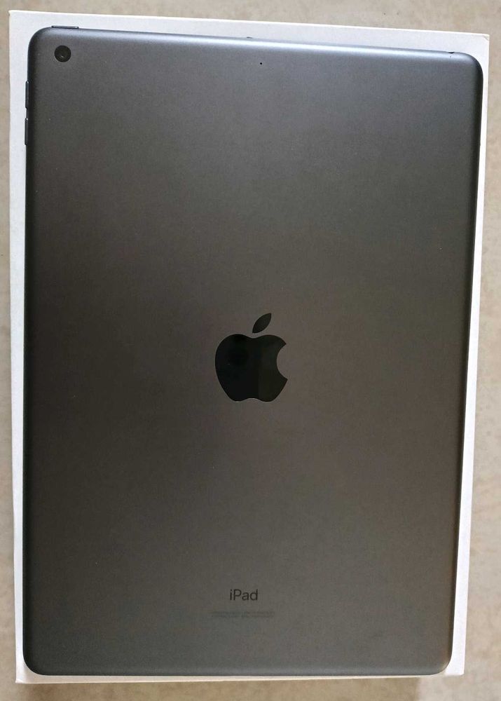 Apple ipad- 8th gen- wifi 32gb