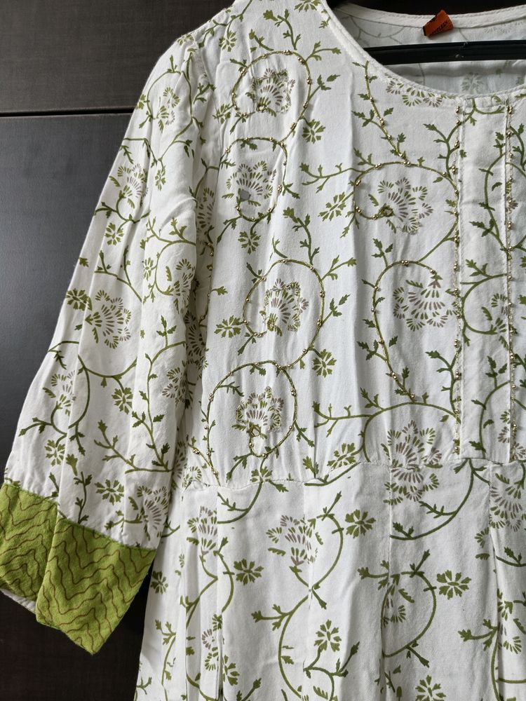 White Anarkali Kurti 🛍️✅