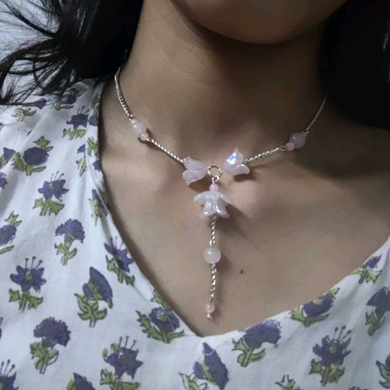 Bow Necklace