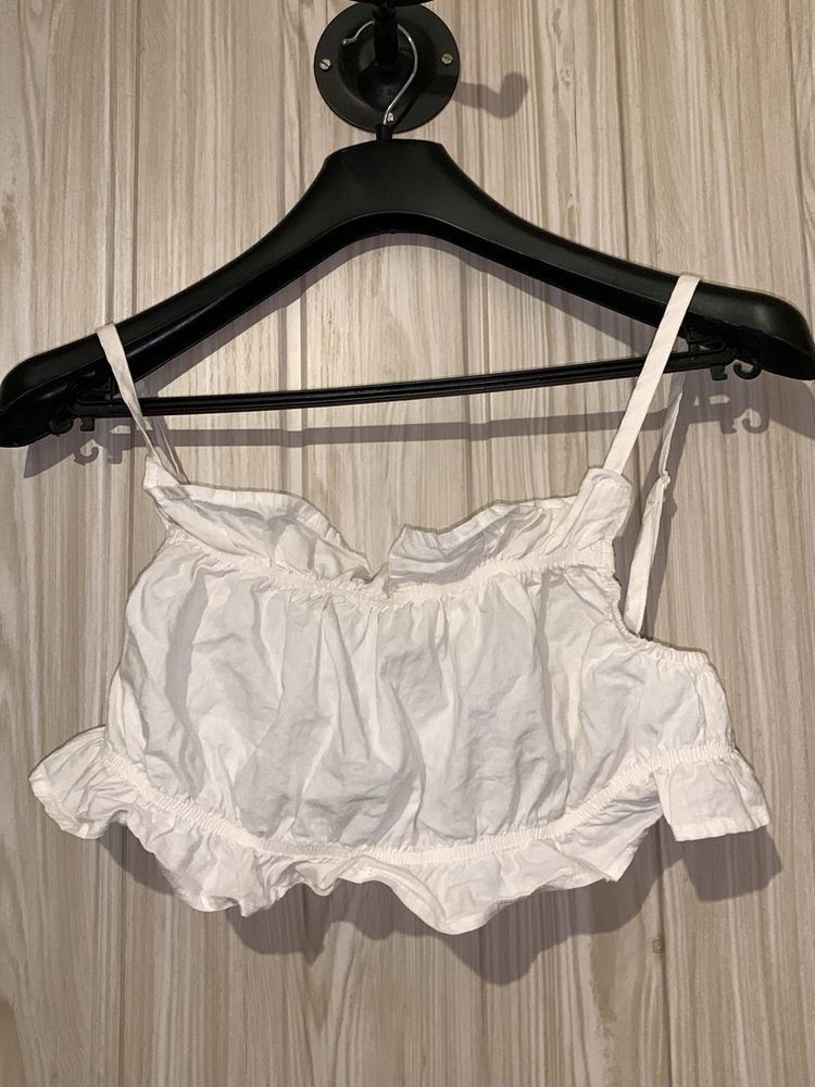 H&amp;M White Crop Top Sleeveless Size S