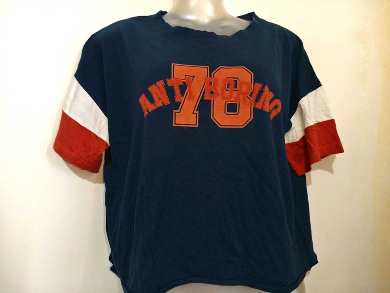 🎄Buy 1, Get 1 Free🎁L/ XL Vintage Crop Tshirt