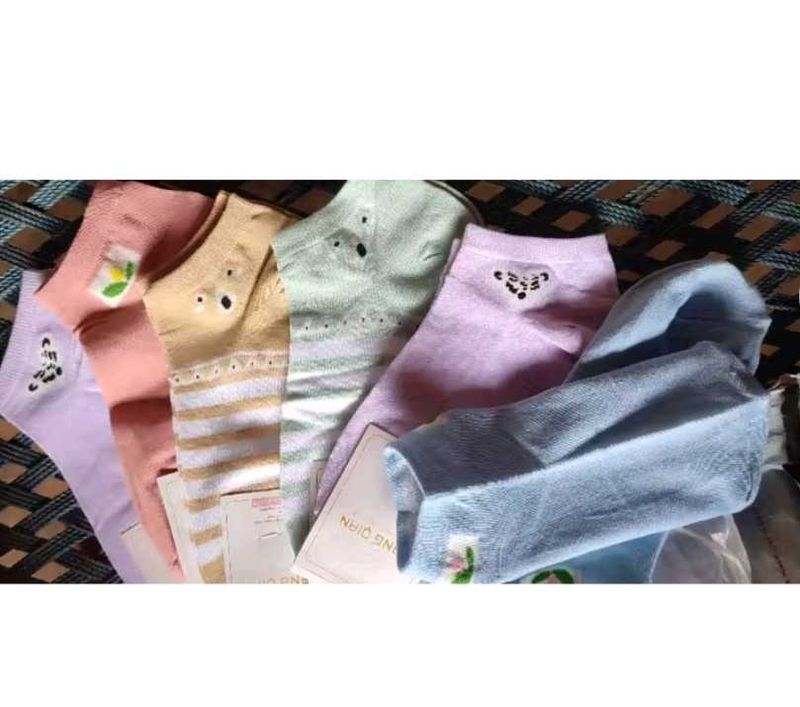 Cute Assorted Socks pair of 6 ❤️‍🔥❤️‍🔥💥💥💥💥💥