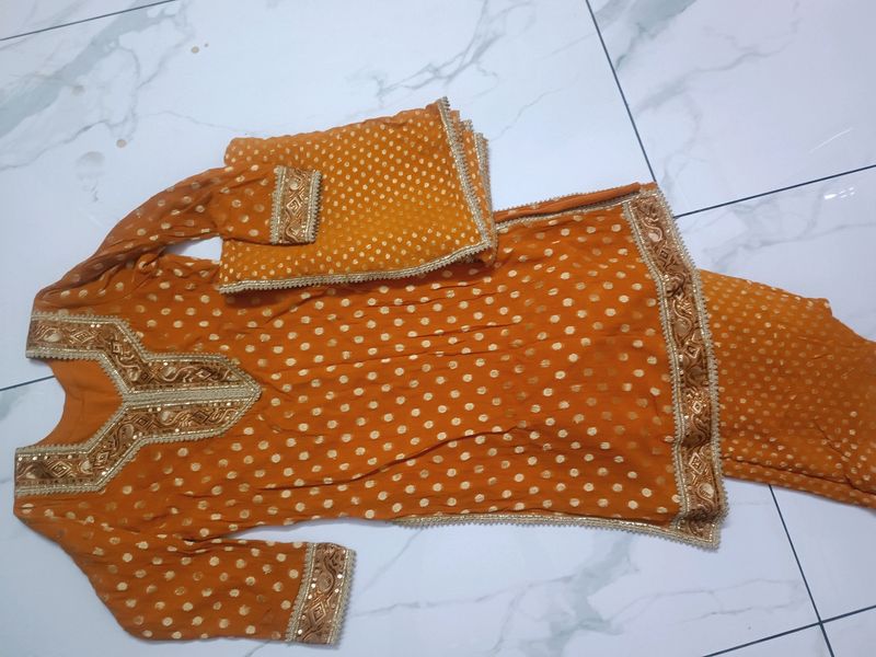 A Beautiful Golden Colour Dress ✨