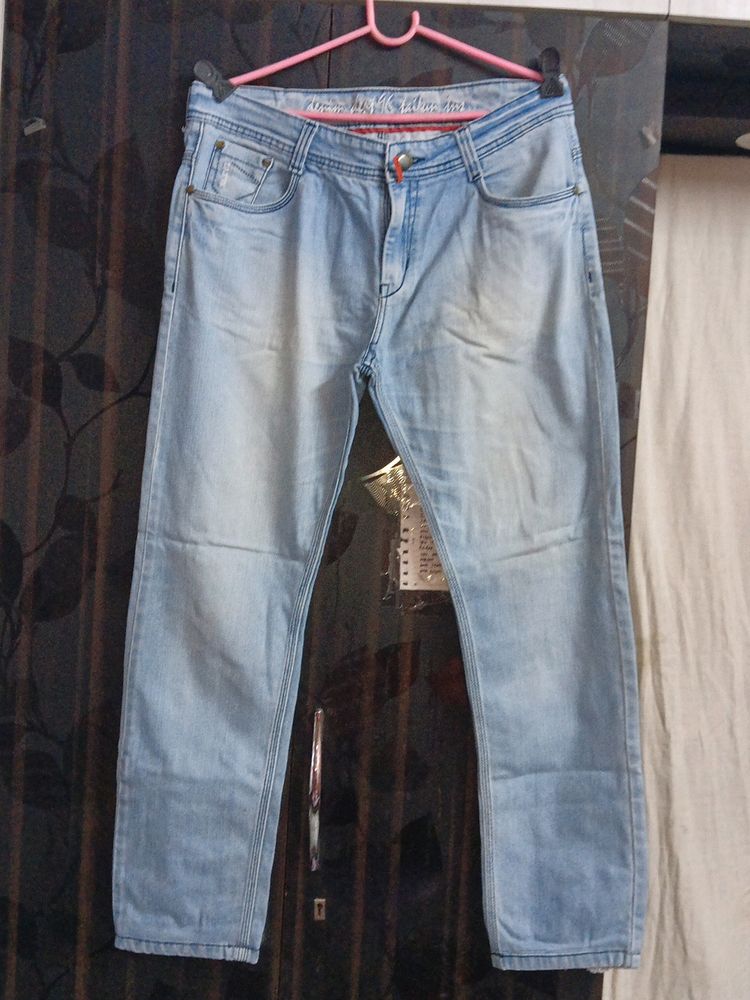 6 Trousers, Each 1000 Coins/200 Rs.