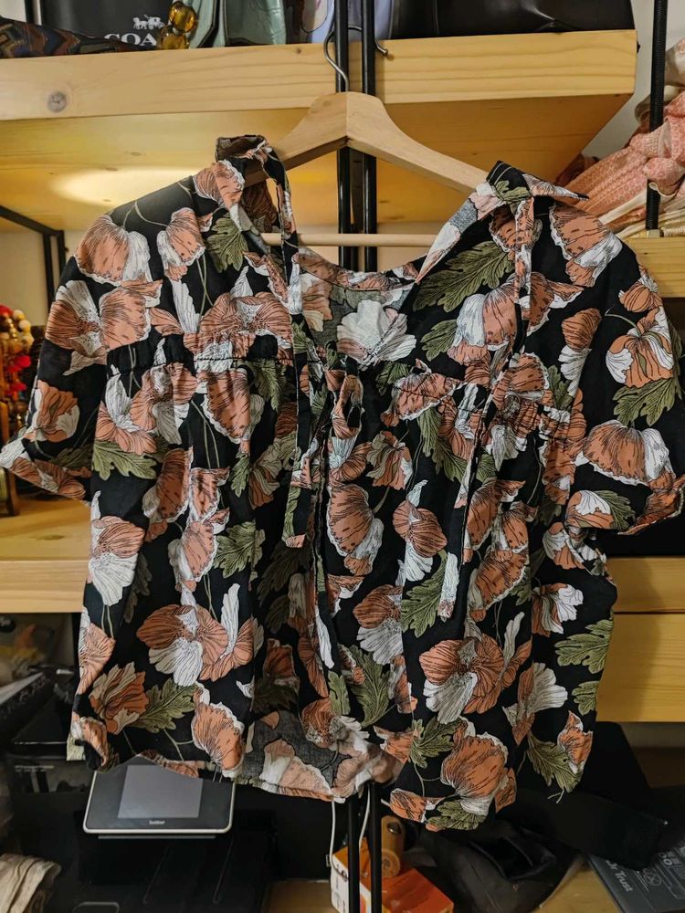 floral shirt
