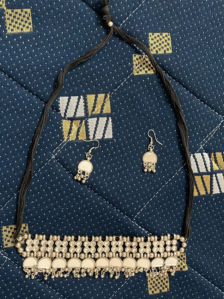 Neckpiece With Earrings