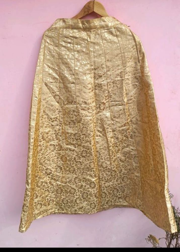 Golden skirt in good condition like new