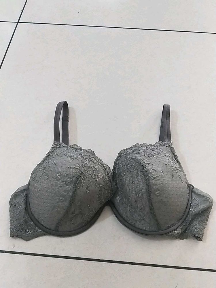 38C Bra (maidenform)