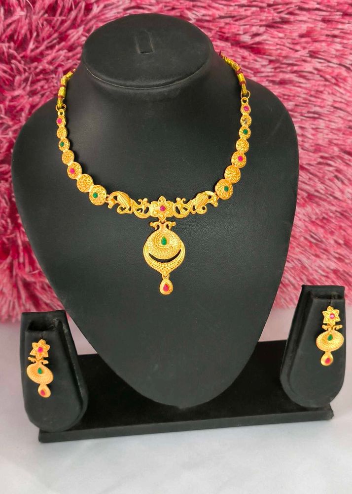 Elegant Gold-Tone Necklace Set