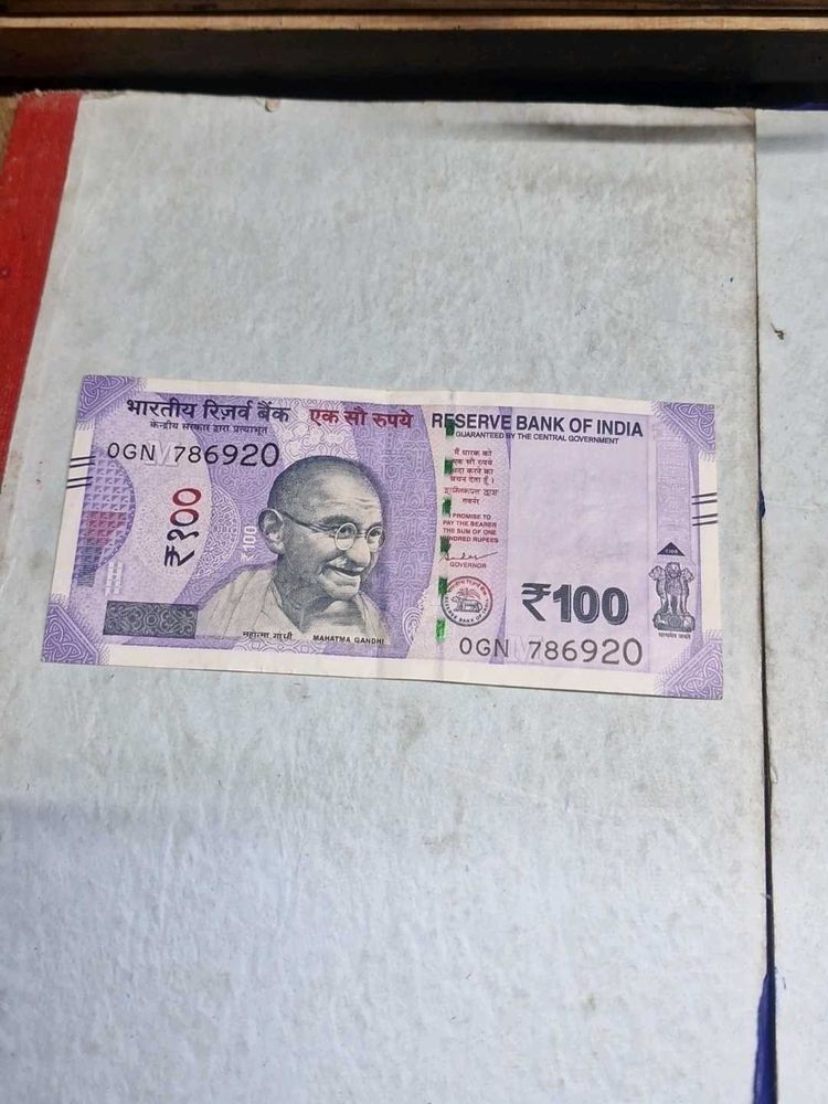100 Indian Rupee Note