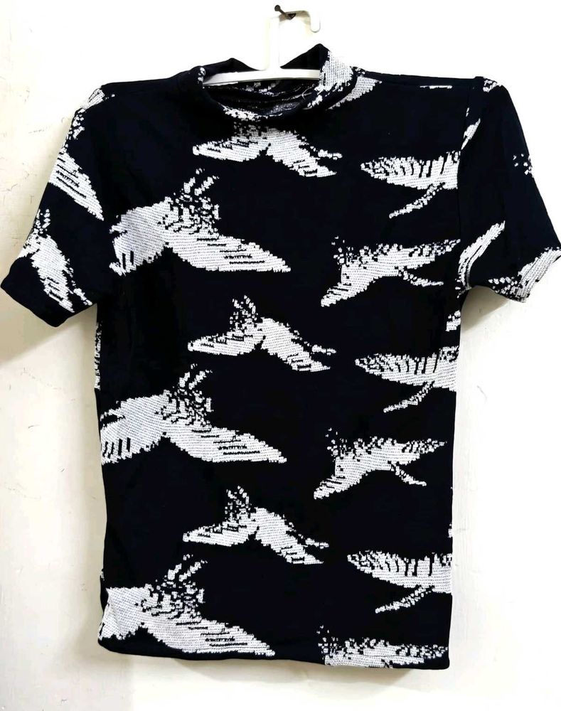 Turtle neck Patterned Crop Top