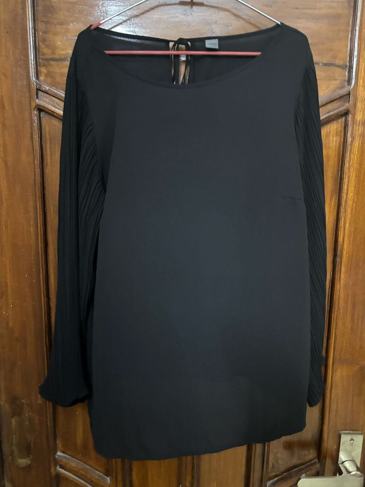 Black Long Sleeve Top