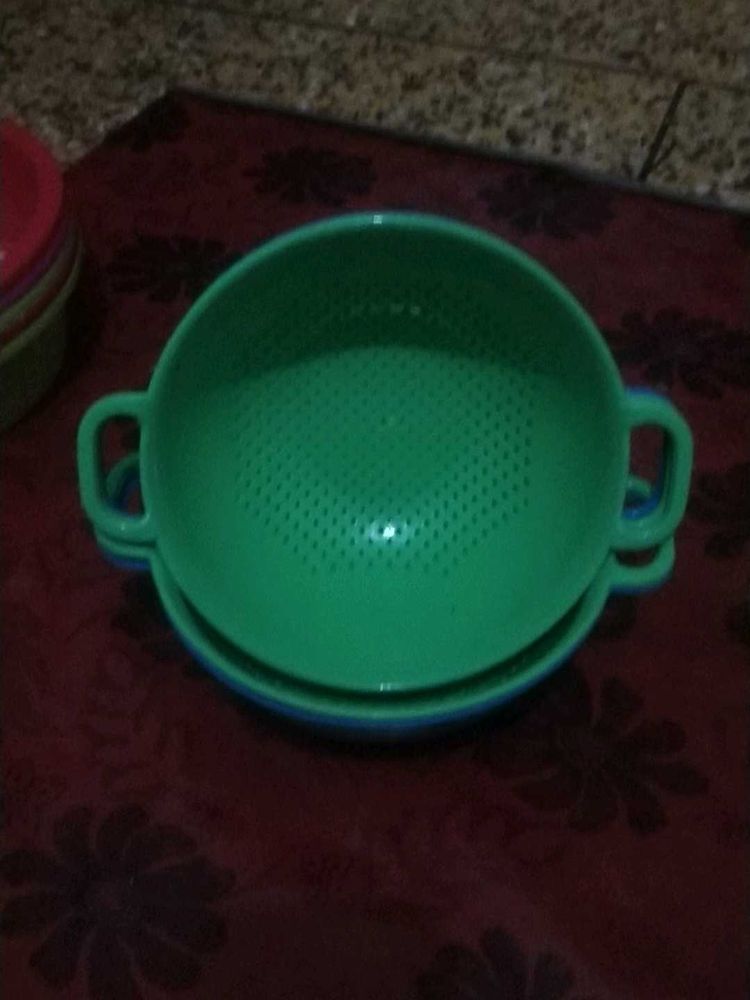 Green Plastic Colander Set