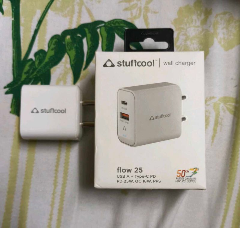 Stuffcool Flow 25 Wall Charger