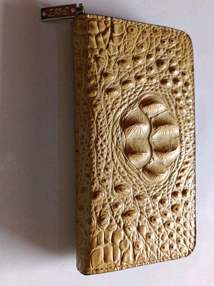 Crocodile Ki Khal se Bna Hua Bag h