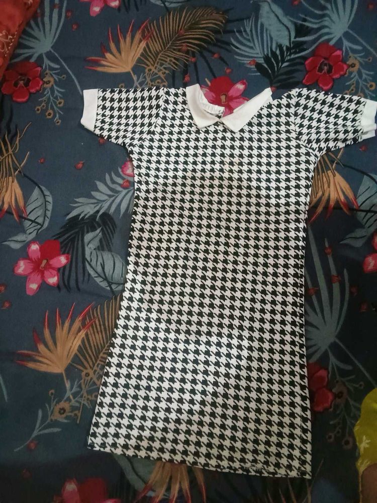 Girl&#39;s Houndstooth Dress
