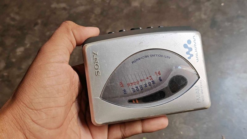 Vintage Sony Walkman WM-FX195