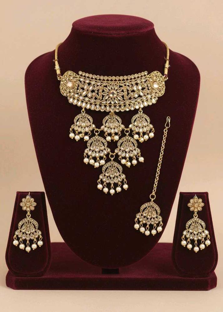 Elegant Gold-toned Jewelry Set