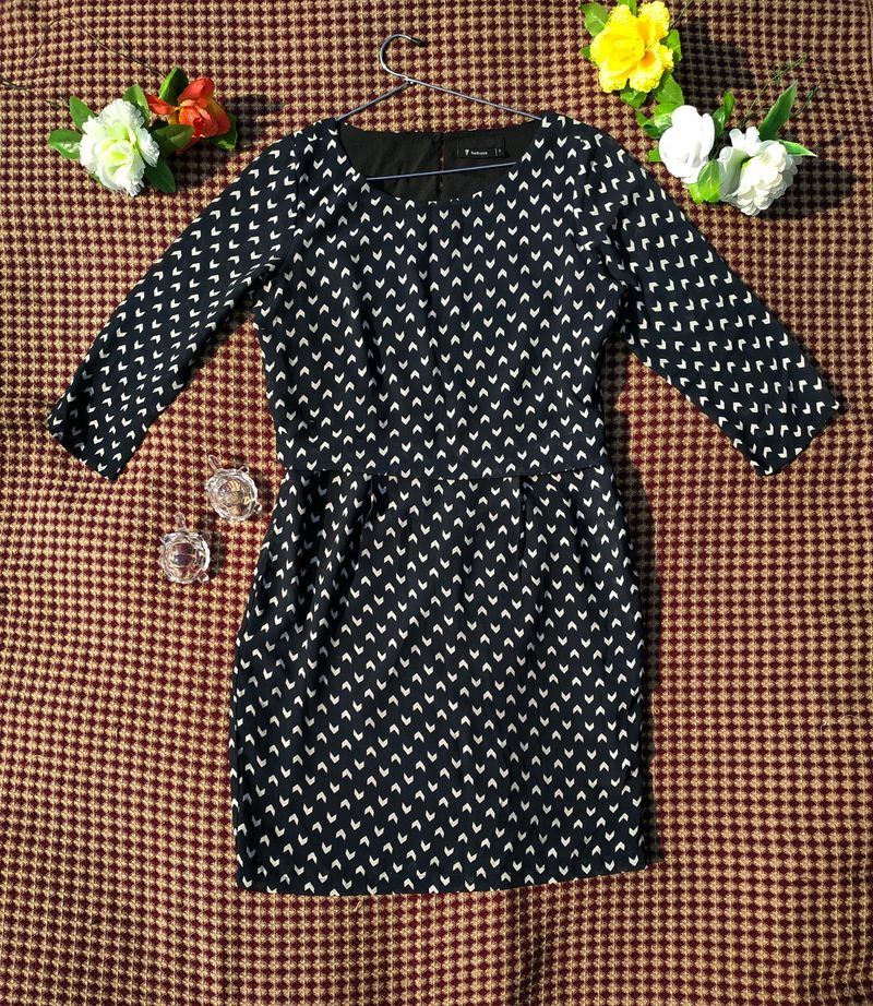 Van Heusen Black Dress At An Affordable Price