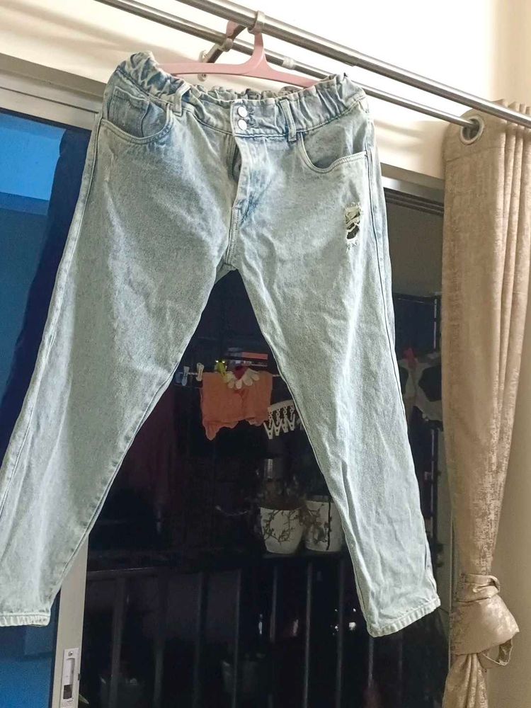 Light Wash High-Waisted Jeans