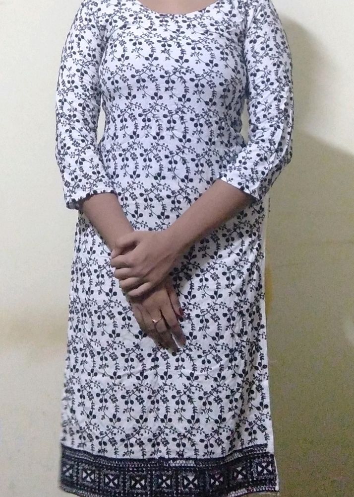 Black And White Kurti