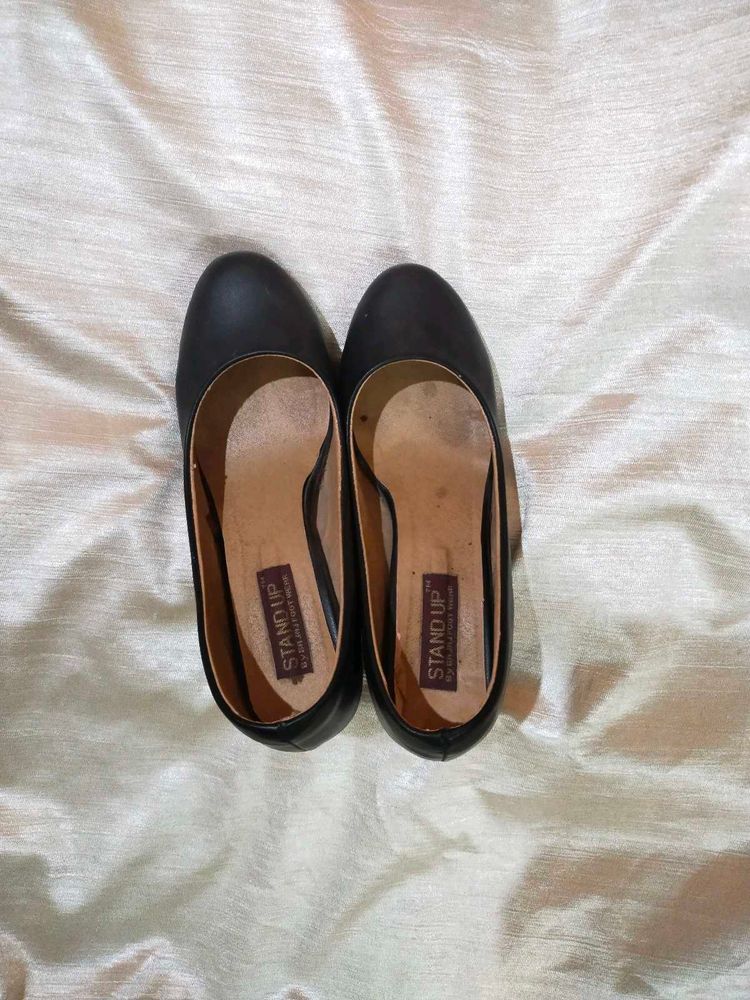 Pre-loved black heels 💋