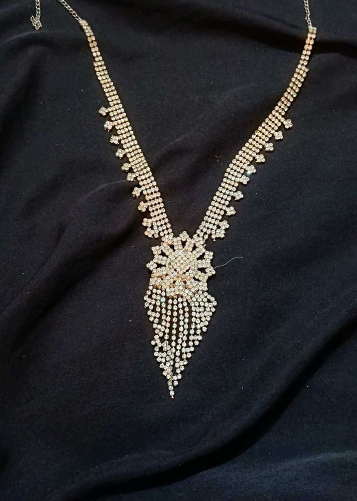 Sparkling Rhinestone Necklace
