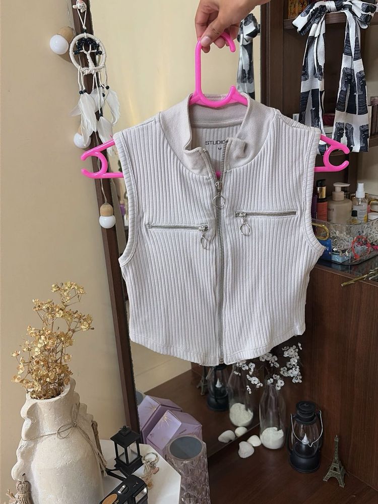 Ribbed Zip-Up Crop Top