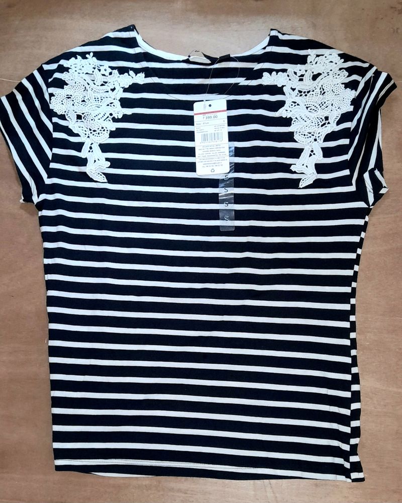 Striped Round-Neck T-shirt