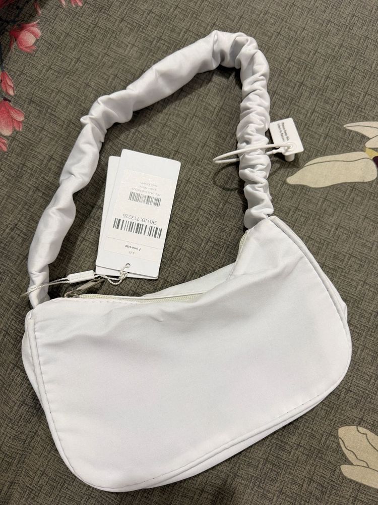 Savana White Shoulder Bag