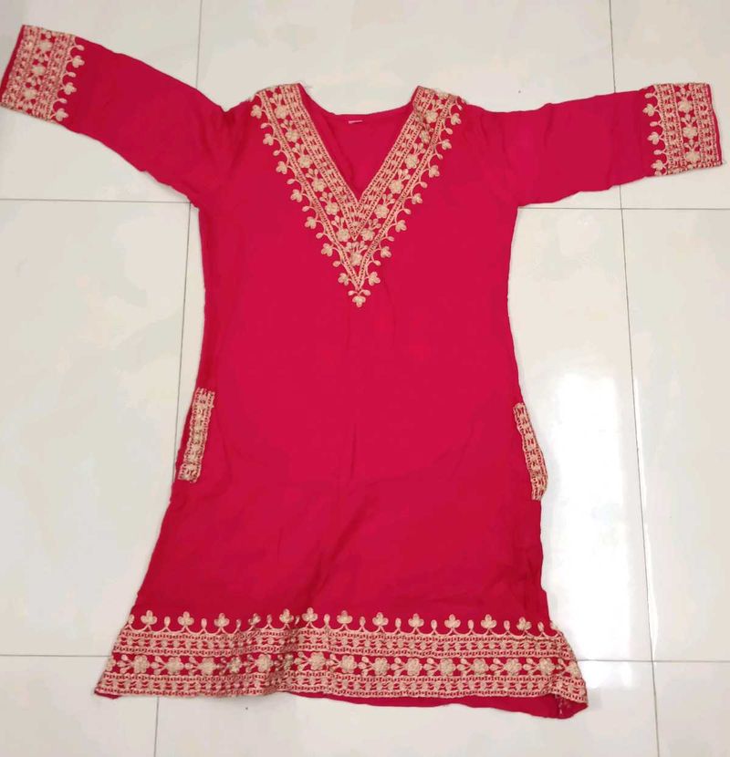 Elegant Embroidered Kurta With Pant Set 🩷