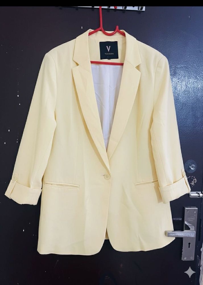 Chic Yellow Blazer - Versatile Style